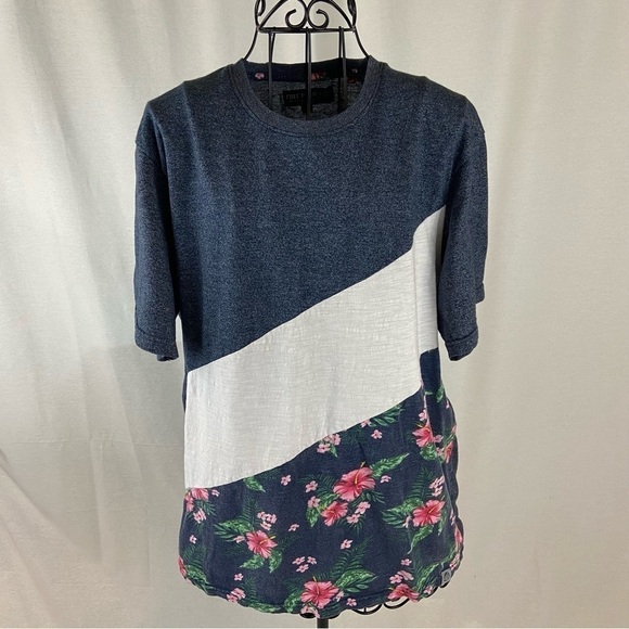 Free Planet Mixed Media Patchwork Navy White and Floral Tee Woman’s - Picture 10 of 13